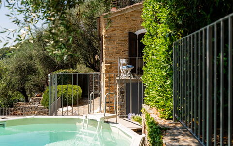 Casetta Pantasina: Piscina, Architettura, Mobili Da Esterno, Ricorrere, Eco Hotel, Hacienda, Backyard, Estate, Shade, Villa