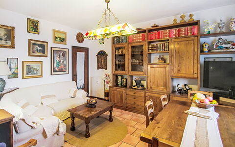 Cà Olivella: Mobilia, Cucina & Sala Da Pranzo Tavolo, Sedia, Pavimento, Mare, Balcone, Oceano, Ricorrere, Eco Hotel, Sala Da Pranzo