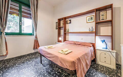 Villetta Luisa: Mobilia, Cucina & Sala Da Pranzo Tavolo, Sedia, Pavimento, Mare, Balcone, Oceano, Ricorrere, Eco Hotel, Sala Da Pranzo