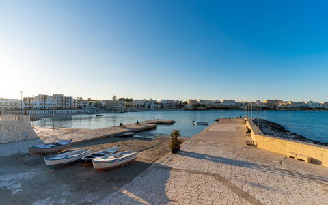 Villa Ginevra Luxury Otranto: Cielo, Acqua, Corpo D'Acqua, Risorse Idriche, Waterway, Orizzonte, Canale, Banca, Lago, Costa