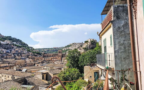 Tra Cielo e Pietra: Appartamento, Condominio, Uso Misto, Hotel, Balcone