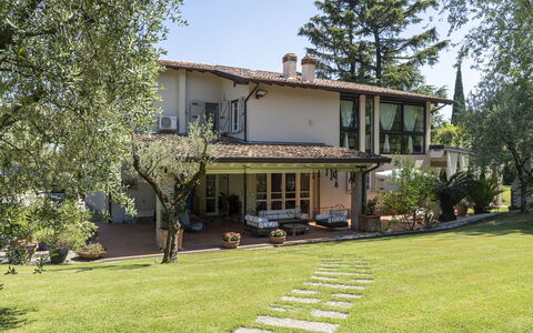 Villa El Perlè, Padenghe sul Garda: Casa, Casa, Zona Residenziale, Giardino, Estate, Agriturismo, Villetta, Prato, Hacienda, Villa