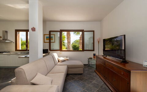 Villa Don Pino: Mobilia, Interior Design, Pavimentazione, Divano, Legna, Pavimento, Soggiorno, Camera, Soffitto, Tavolo