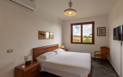 Villa Don Pino: Parete, Legna, Interior Design, Mobilia, Letto, Pavimento, Camera, Soffitto, Telaio Del Letto, Camera Da Letto