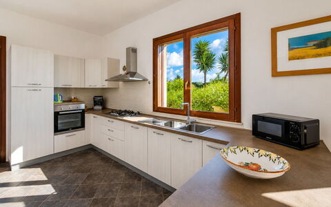 Villa Don Pino: Cucina, Controsoffitto, Interior Design, Pavimentazione, Legna, Elettrodomestico Da Cucina, Casa, Camera, Cabinetry, Mobilia