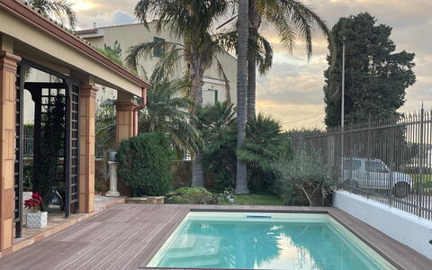 La Villa di Giusy: Piscina, Ricorrere, Materiale Composito, Eco Hotel, Shade, Giochi D'Acqua, Estate, Hacienda, Tempo Libero