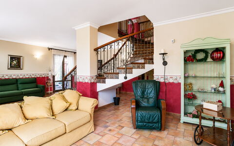 La Villa di Giusy: Interior Design, Pavimentazione, Mobilia, Pavimento, Legna, Camera, Casa, Illuminazione, Soggiorno, Soffitto