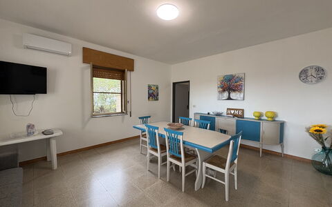 Casale Nardi: Mobilia, Interior Design, Pavimentazione, Tavolo, Legna, Pavimento, Sedia, Cucina & Sala Da Pranzo Tavolo, Sala Da Pranzo, Soffitto