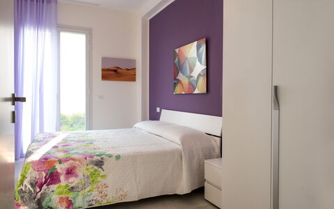 A Casa di Gio: Mobilia, Interior Design, Camera Da Letto, Letto, Parete, Lenzuolo, Pavimento, Bedding, Pavimentazione, Camera