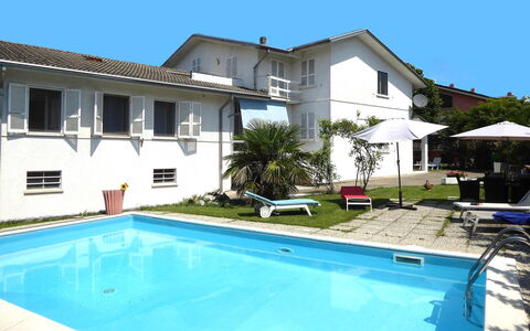 Villa Eva: Piscina, Ricorrere, Mobili Da Esterno, Ombrello, Lettino, Hotel, Estate, Eco Hotel, Hacienda, Villa