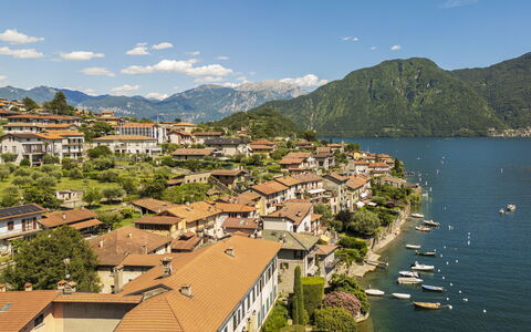 Next Comacina, Lago di Como with Garage: Geografia Montane, Acqua, Montagna, Collina, Highland, Catena Montuosa, Casa, Costiera E Morfologie Oceanic, Hill Station, Villaggio
