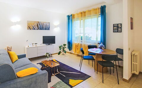 Boscolago: Interior Design, Mobilia, Pavimentazione, Pavimento, Camera, Soffitto, Divano, Appartamento, Soggiorno, Tavolo