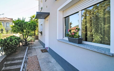 Boscolago: Architettura, Casa, Calcestruzzo, Shade, Per Finestre, Modanatura, Design, Balcone, Pianta Della Casa, Dipingere