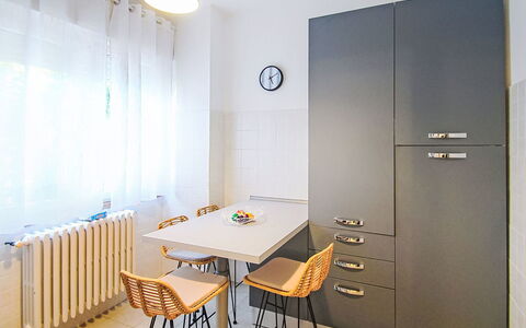 Boscolago: Mobilia, Pavimentazione, Interior Design, Legna, Pavimento, Illuminazione, Cabinetry, Cucina, Camera, Sedia