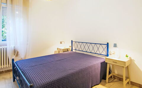 Boscolago: Letto, Interior Design, Camera Da Letto, Mobilia, Pavimentazione, Pavimento, Lenzuolo, Bedding, Legna, Camera