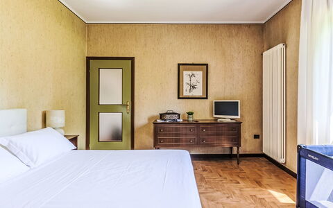 Villa Giulia: Interior Design, Pavimentazione, Parete, Pavimento, Mobilia, Legna, Letto, Camera Da Letto, Illuminazione, Camera