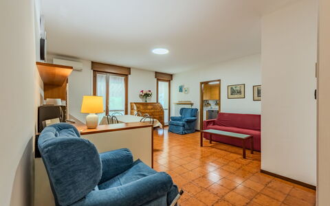 Locanda dei Nonni: Interior Design, Pavimentazione, Mobilia, Pavimento, Camera, Appartamento, Soffitto, Cornice, Divano, Soggiorno