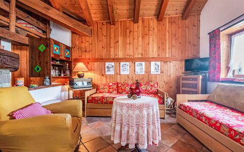 Les Combes 6: Casa, Villetta, Log Cabin, Color Legno, Latifoglie, Pianta Della Casa, Agriturismo, Soggiorno, Ricorrere, Hotel