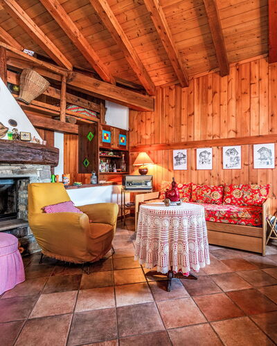 Les Combes 6: Legna, Casa, Villetta, Log Cabin, Ricorrere, Color Legno, Latifoglie, Agriturismo, Soggiorno, Legname