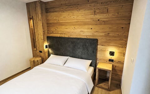 Vita Nova: Legna, Camera Da Letto, Telaio Del Letto, Appartamento, Bedding, Letto, Plank, Color Legno, Latifoglie, Lenzuolo