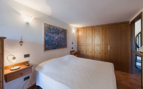 Casa Morgana: Pavimentazione, Interior Design, Pavimento, Soffitto, Mobilia, Camera, Appartamento, Letto, Cabinetry, Camera Da Letto