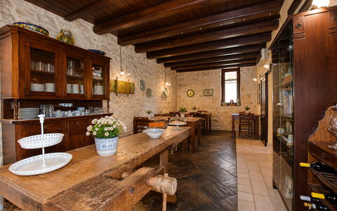 La Muraglia: Mobilia, Interior Design, Parete, Legna, Pavimentazione, Tavolo, Cucina & Sala Da Pranzo Tavolo, Soffitto, Sala Da Pranzo, Pavimento