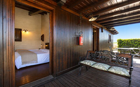 La Muraglia: Legna, Mobilia, Latifoglie, Color Legno, Plank, Deck, Sedia, Pavimento In Legno, Letto, Balcone