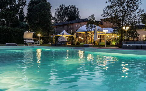 Relais Villa Mirandola: Notte, Ricorrere, Lampada, Piscina, Giardino, Hacienda, Sicurezza Illuminazione, Mezzanotte, Landscaping, Paesaggio Di Illuminazione
