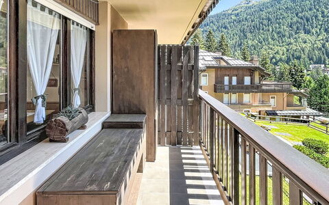 Presanella: Legna, Casa, Appartamento, Balcone, Portico, Latifoglie, Shade, Color Legno, Villa, Hotel