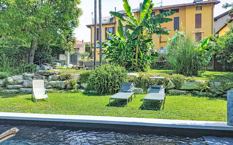 Emma: Arbusto, Giardino, Backyard, Piscina, Landscaping, Shade, Hacienda, Prato, Estate