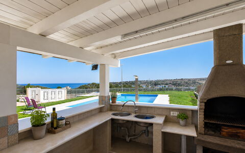 Villa Sara: Pavimentazione, Mobilia, Pavimento, Interior Design, Casa, Sedia, Soffitto, Cucina, Shade