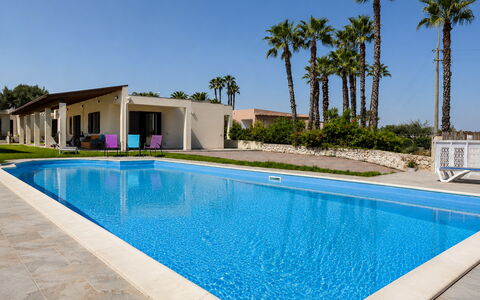 Villa Sara: Blu, Piscina, Ricorrere, Materiale Composito, Tempo Libero, Shade, Estate, Eco Hotel, Mobili Da Esterno, Villa