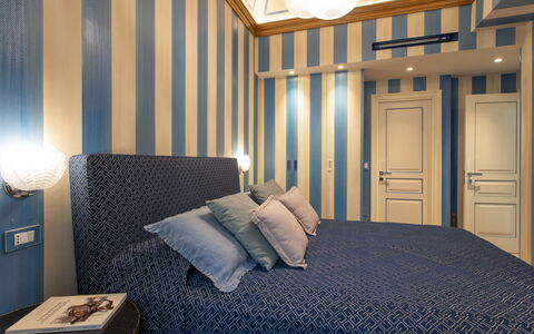 Belvedere Guastella B 4: Interior Design, Camera Da Letto, Pavimentazione, Tessile, Soffitto, Pavimento, Letto, Mobilia, Illuminazione, Camera