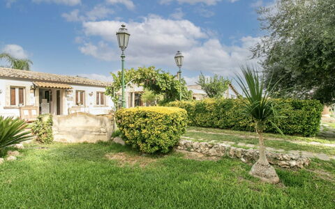 Casa Dafne: Giardino, Estate, Landscaping, Hacienda, Backyard, Prato, Cortile, Agriturismo, Villa