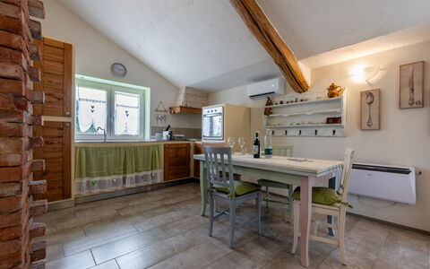 Noah: Mobilia, Interior Design, Pavimentazione, Parete, Pavimento, Soffitto, Legna, Cucina, Controsoffitto, Camera