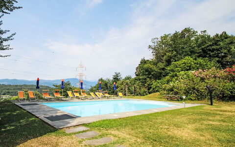 Annika: Cielo, Blu, Albero, Piscina, Tempo Libero, Eco Hotel, Parco, Cumulo, Landscaping, Ricorrere