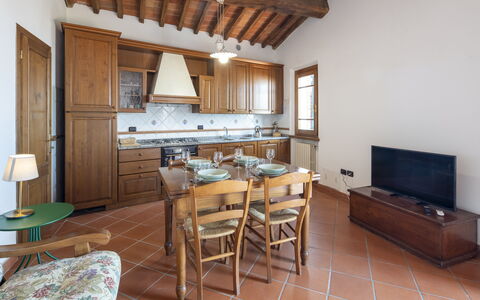La Casina: Mobilia, Interior Design, Legna, Pavimentazione, Cucina, Camera, Soffitto, Pavimento, Cabinetry, Casa