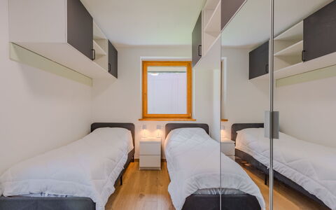 La Corona: Interior Design, Pavimentazione, Pavimento, Legna, Mobilia, Soffitto, Camera Da Letto, Letto, Camera, Illuminazione