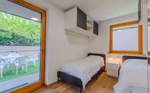 La Corona: Interior Design, Parete, Legna, Soffitto, Pavimentazione, Pavimento, Camera, Letto, Camera Da Letto, Mobilia