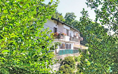 Miazzina 200: Blu, Balcone, Corrimano, Appartamento, Recinzione, Mare, Ricorrere, Condominio, Piscina, Hotel