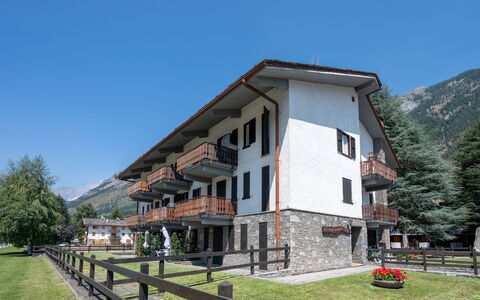 Ilda: Catena Montuosa, Valle, Alpi, Estate, Cresta, Paesino Di Montagna, Massiccio, Vertice, Balcone, Villa