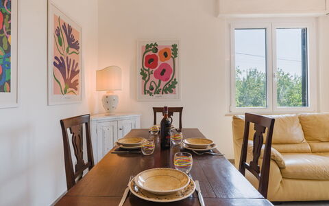Gli Oleandri di Grazia: Mobilia, Interior Design, Parete, Tavolo, Pavimentazione, Legna, Sala Da Pranzo, Cucina & Sala Da Pranzo Tavolo, Cornice, Camera