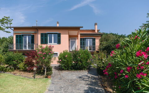 Gli Oleandri di Grazia: Arbusto, Casa, Giardino, Estate, Landscaping, Agriturismo, Villa, Balcone, Hacienda