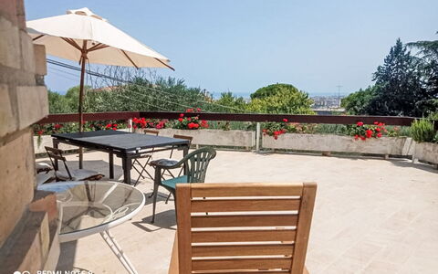 La Terrazza di Colle Marino: Mobili Da Esterno, Mobilia, Tavolo Esterno, Shade, Vaso Di Fiori, Flagstone, Giardino, Sedia, Landscaping, Pianta Della Casa