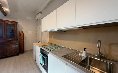 Il Pittore: Cucina, Controsoffitto, Elettrodomestico Da Cucina, Apparecchio Major, Pavimentazione, Interior Design, Cabinetry, Legna, Pavimento, Lavandino Della Cucina
