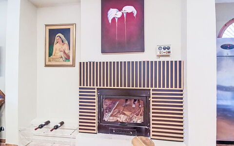 La Perla di Aprilia: Interior Design, Focolare, Pavimentazione, Pavimento, Camera, Cornice, Soggiorno, Color Legno, Camino, Dipingere