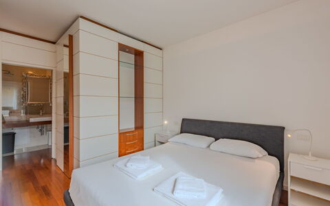 Caminito: Interior Design, Pavimentazione, Pavimento, Letto, Mobilia, Legna, Camera Da Letto, Camera, Soffitto, Illuminazione