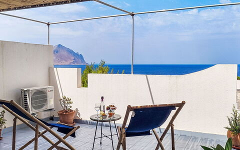 Cala Isulidda: Mobilia, Sedia, Mobili Da Esterno, Mare, Shade, Oceano, Balcone, Tavolo Esterno, Tavolino Da Caffè, Costa