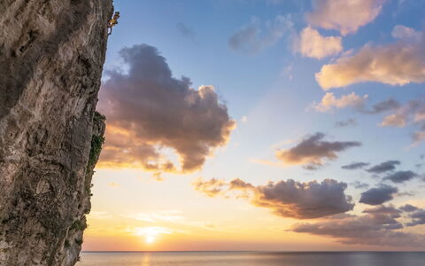 Cala Isulidda: Cielo, Blu, Nube, Acqua, Orizzonte, Roccia, Mare, Tramonto, Bellezza, Costiera E Morfologie Oceanic