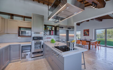 La Calcinaia Country House, Bucine: Cucina, Elettrodomestico Da Cucina, Controsoffitto, Interior Design, Mobilia, Apparecchio Major, Cabinetry, Pavimentazione, Elettrodomestico, Soffitto